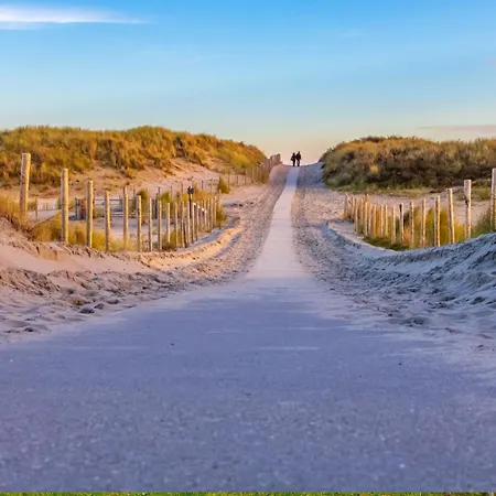 27 - Aan De Duinen, Aan Zee *